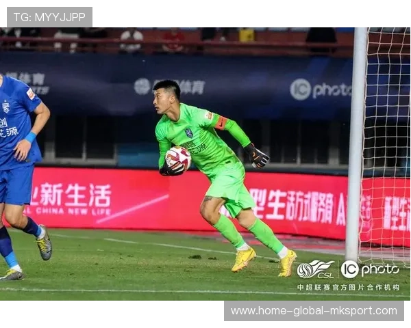 国米右路传中精准找到头球人完成建功 国米右路传中精准找到头球人完成建功