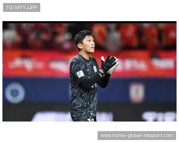 守门员与门将教练共同分析对手点球习惯,训练更有针对性 守门员与门将教练共同分析对手点球习惯,训练更有针对性