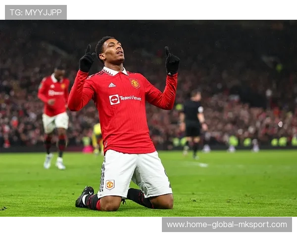 曼联中场抢断反击，马夏尔一脚推射定胜负